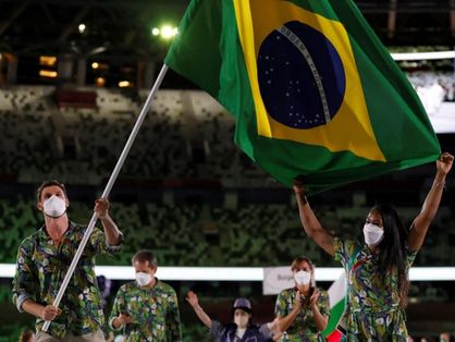 Desfile da delegação brasileira na abertura dos jogos olímpicos de Tóquio