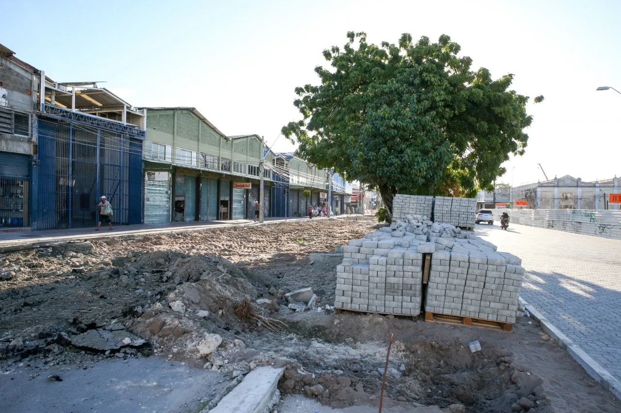 De valor histórico significativo, a Praça da Estação passa por obras de revitalização desde julho