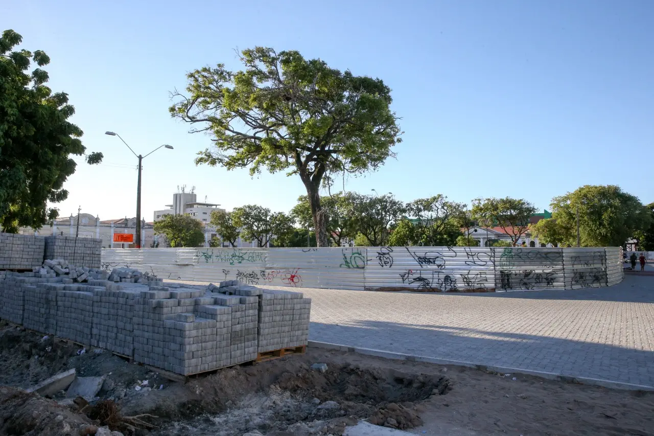 Praça da Estação em reforma