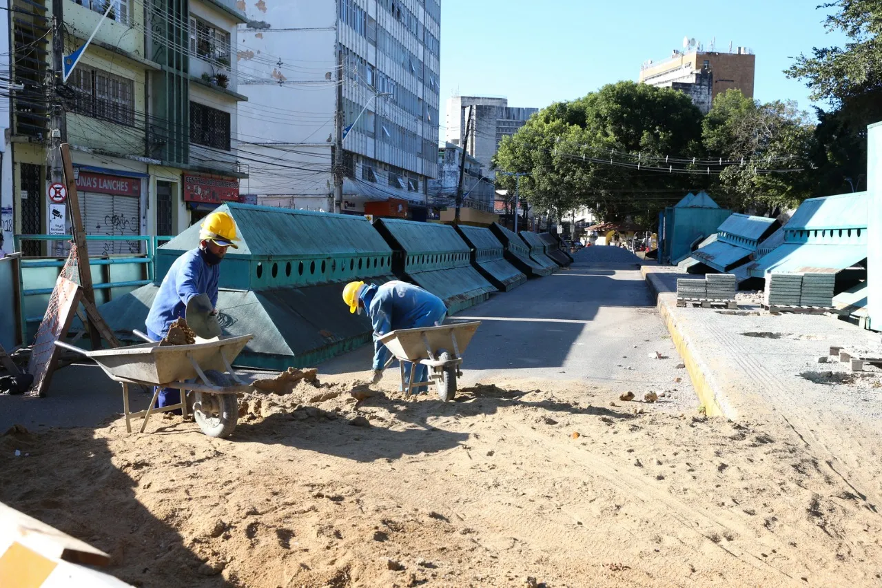 As obras na Praça Coração de Jesus devem seguir até o primeiro semestre de 2022