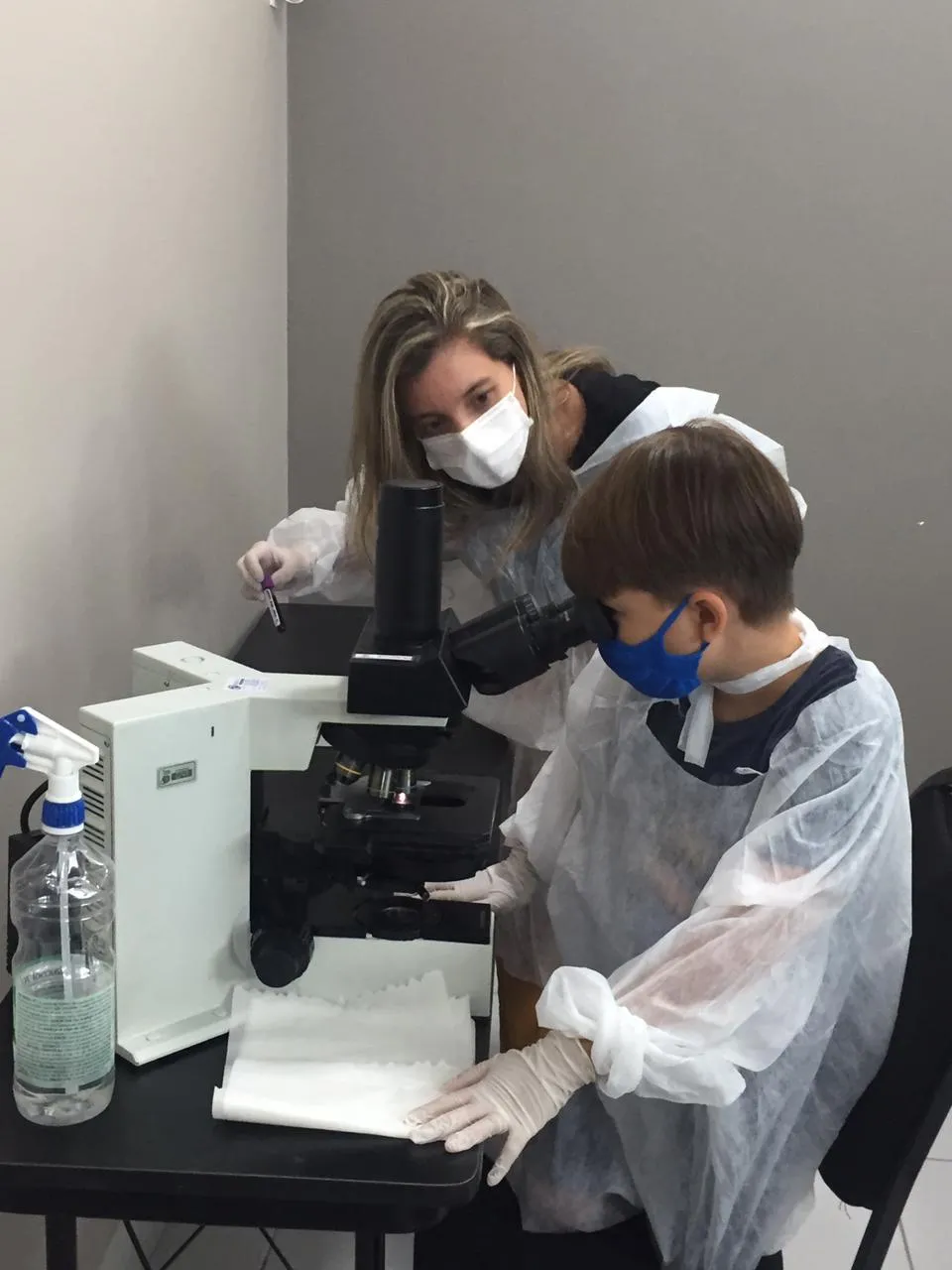O laboratório recebeu a primeira turma de crianças na última semana de julho