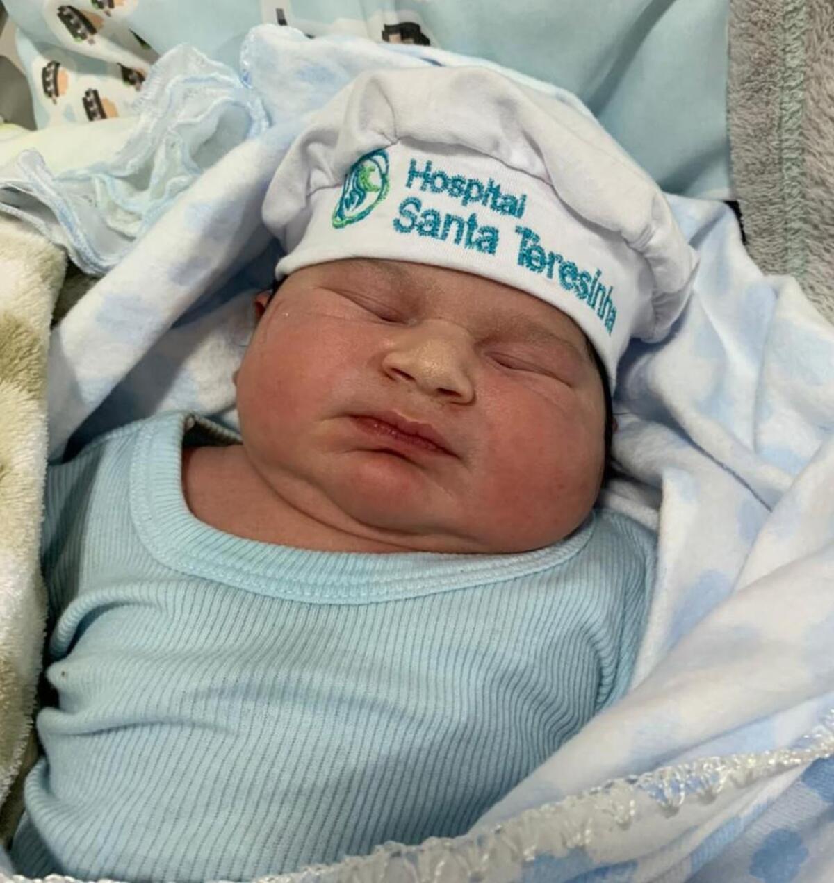 Super Bebe Com 5 3 Kg E Mais De Meio Metro Impressiona Medicos E Familia Apos Parto Em Sc Pais Diario Do Nordeste