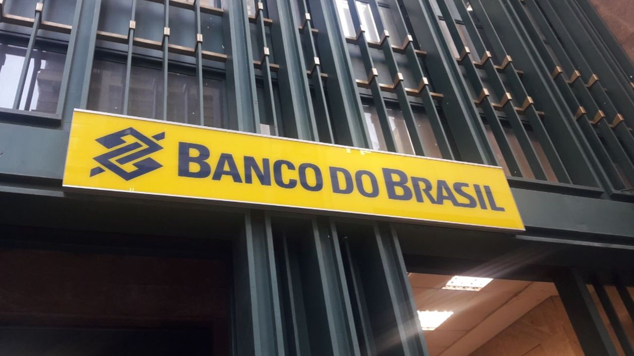 Fachada de prédio com logo do Banco do Brasil