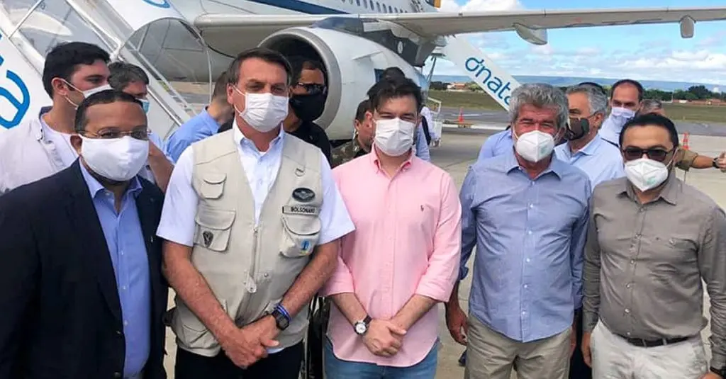 Em 2020, quando visitou o Ceará pela primeira vez como presidente, Bolsonaro foi recepcionado por Pedro Bezerra e pelo então prefeito de Juazeiro, Arnon Bezerra