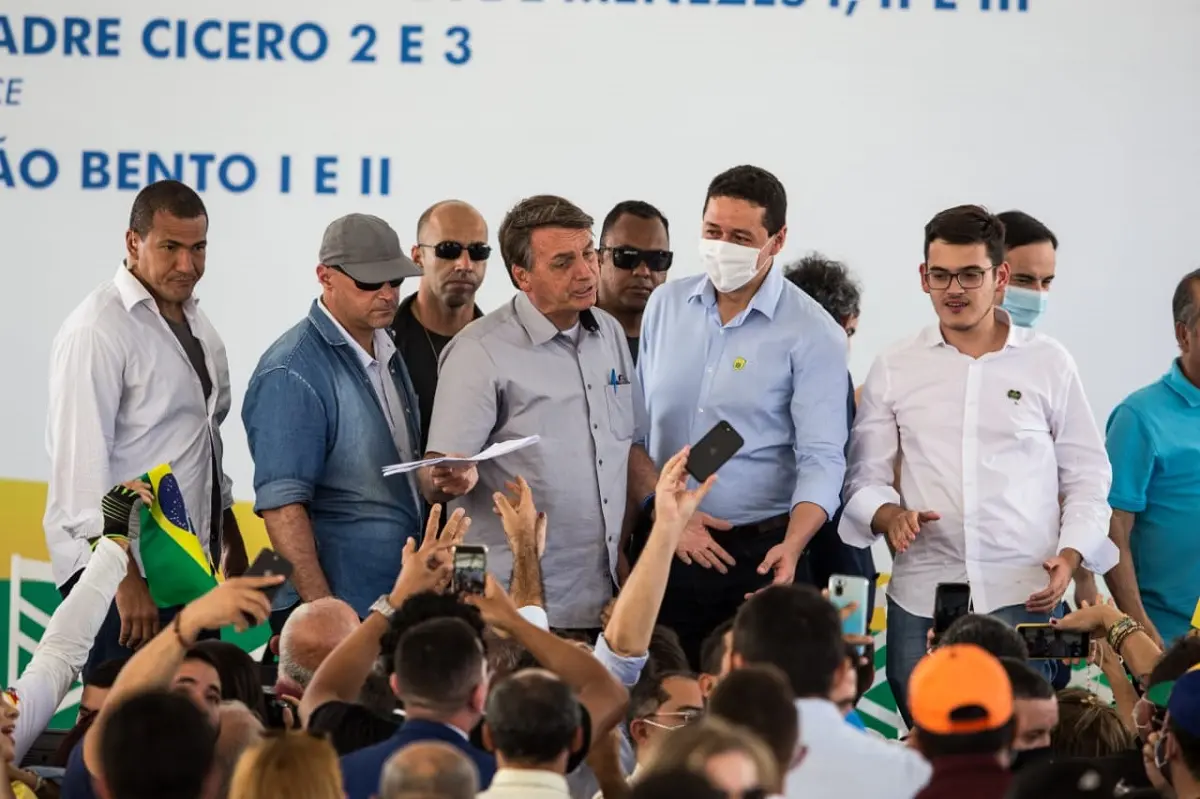Bolsonaro em palanque em Juazeiro do Norte