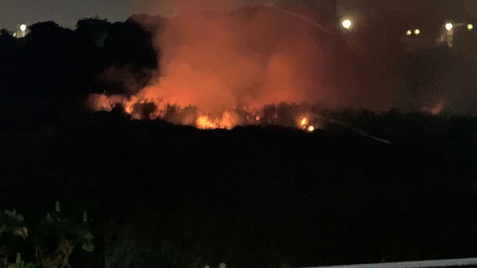 Incêndio atinge indústria têxtil no bairro Henrique Jorge, em Fortaleza