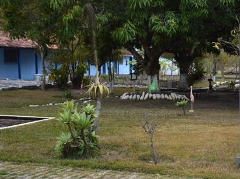 Jardim de clínica em que ator Sérgio Hondjakoff estava internado