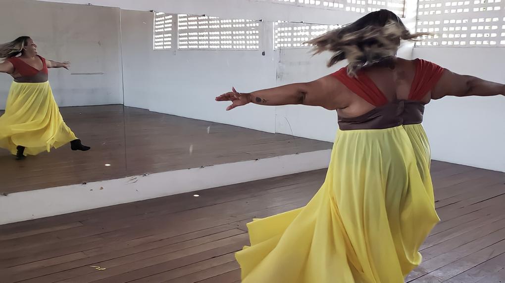 Mulheres trans, negras, periféricas e quilombolas cearenses desenvolvem  coleção de moda autoral - Sisi - Diário do Nordeste