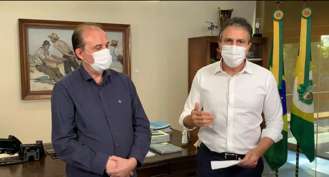Camilo anunciou decreto ao lado de Marcos Gadelha