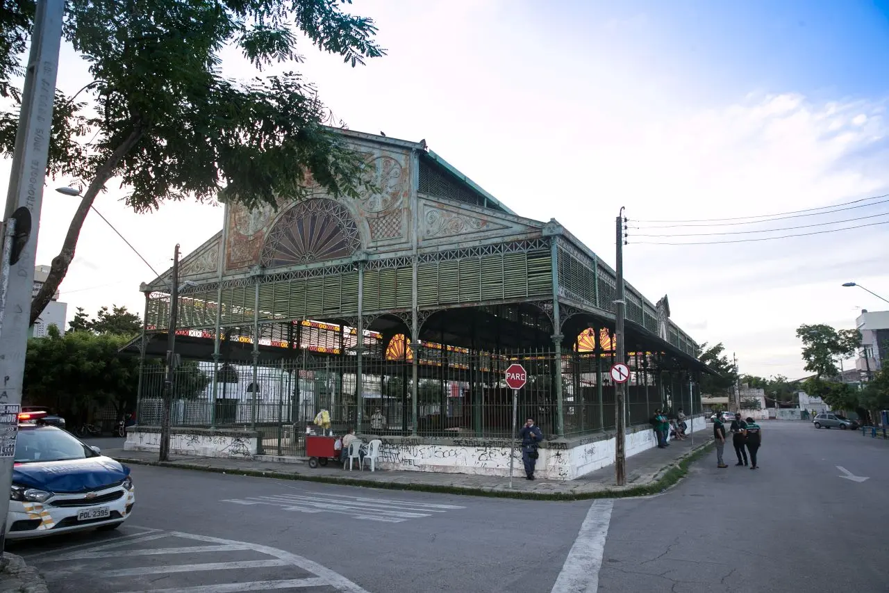 fachada do mercado dos pinhões