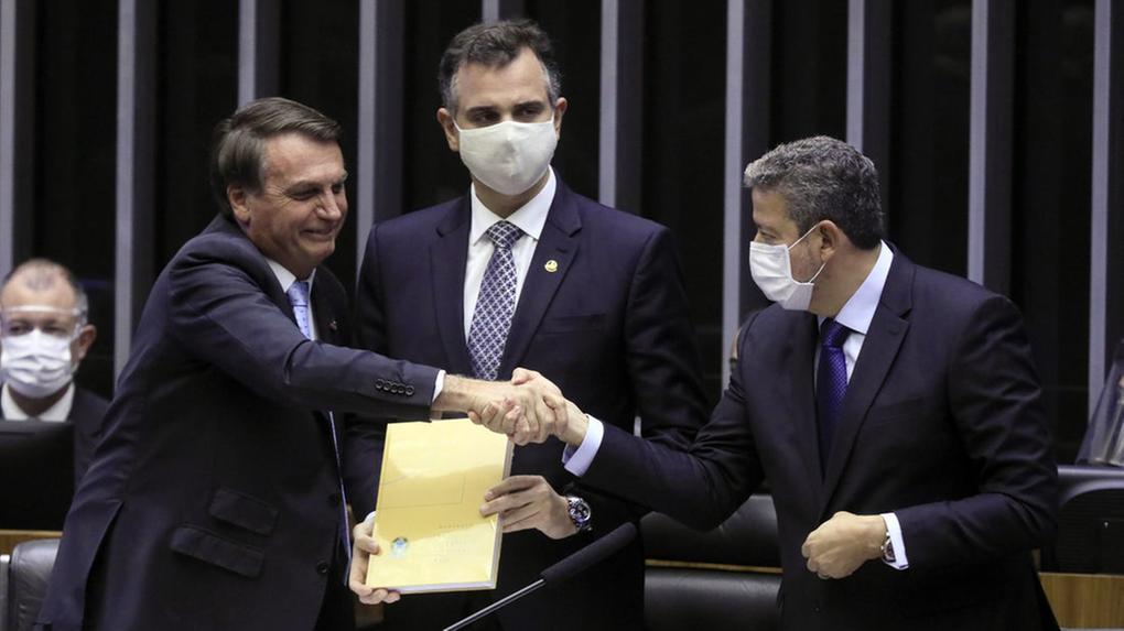 Em fevereiro deste ano, Bolsonaro entregou uma lista de prioridades para Lira e Pacheco