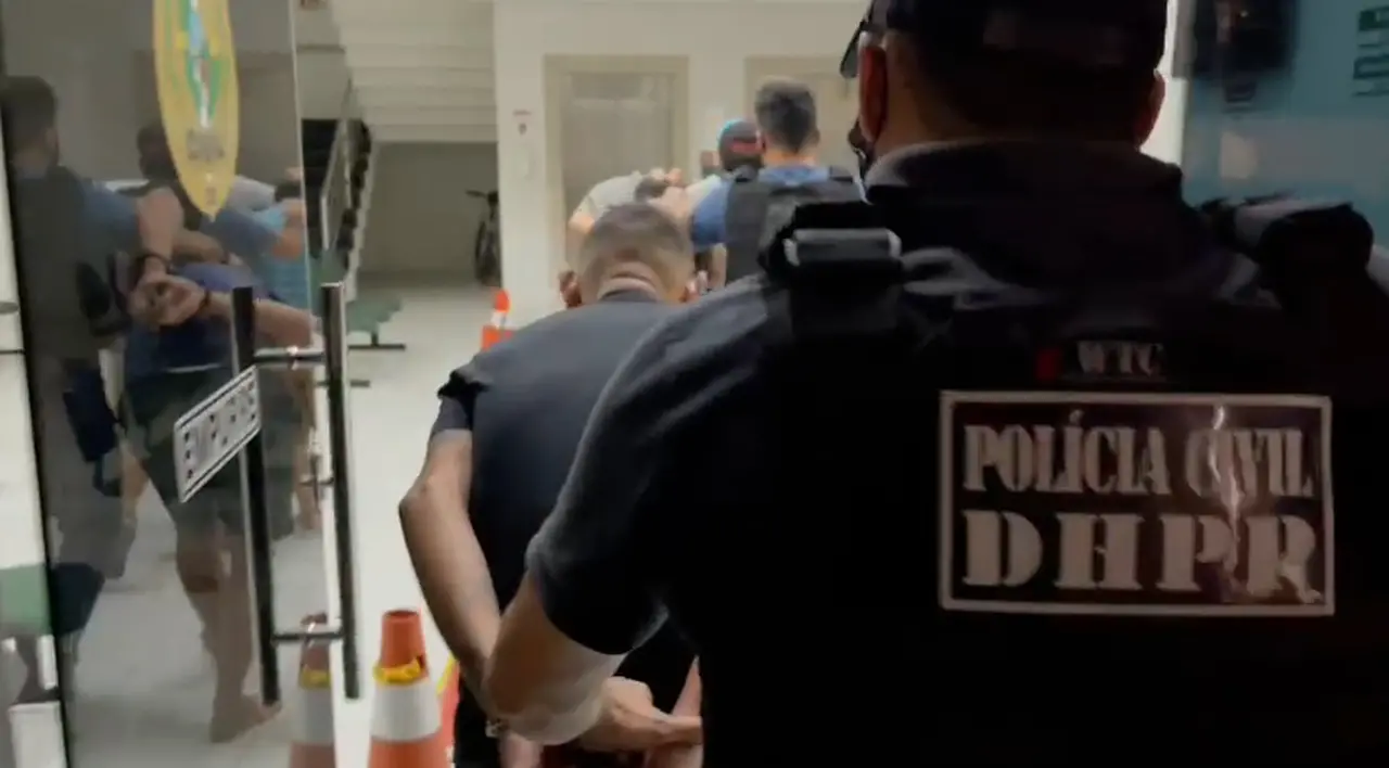 Quatro suspeitos de participarem da ação foram presos no sábado (21)