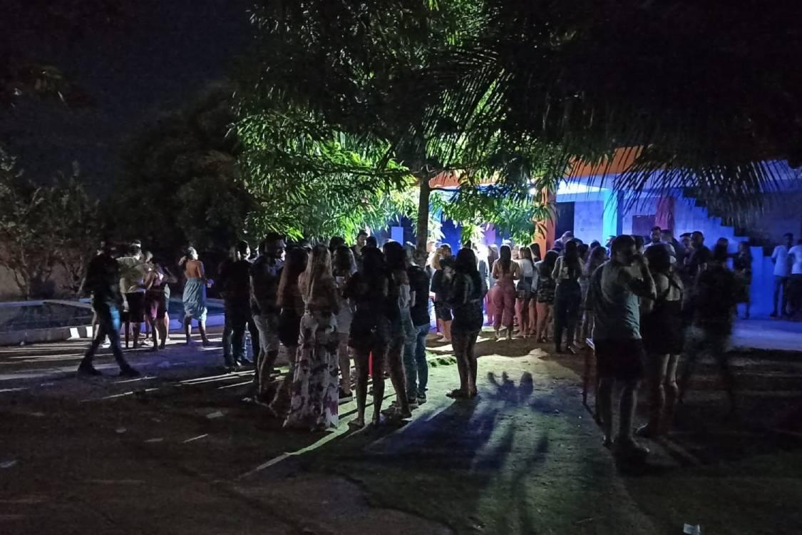 Festa clandestina no Sítio Estrela, em Barbalha
