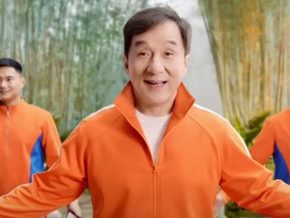 Ator Jackie Chan em comercial da Shoppe