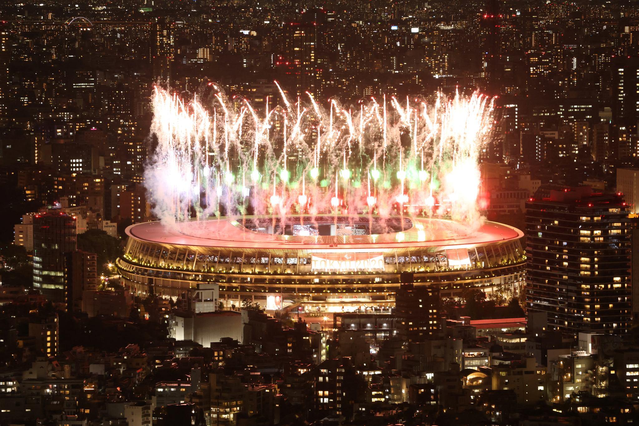 Queima de fogos na abertura dos Jogos Paralímpicos de Tóquio