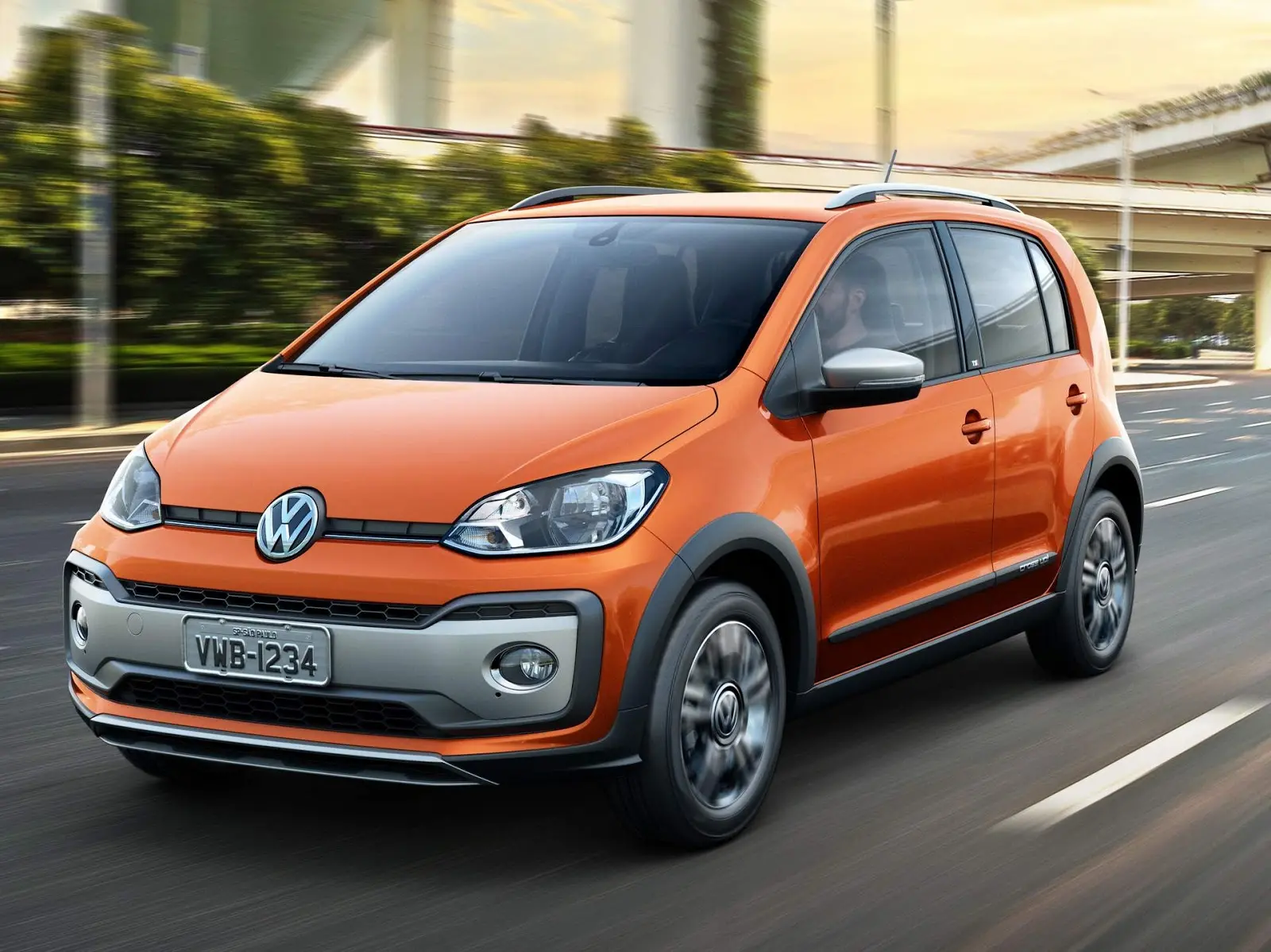 carro do modelo cross up na cor laranja