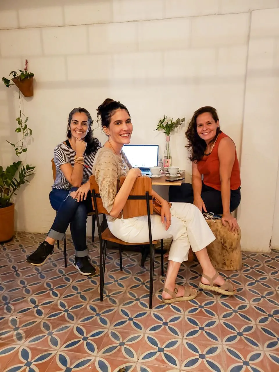 Da esquerda para a direita, Lia Nunes, Lia Ciarlini e Raissa Silveira do Mulheres Resolvem