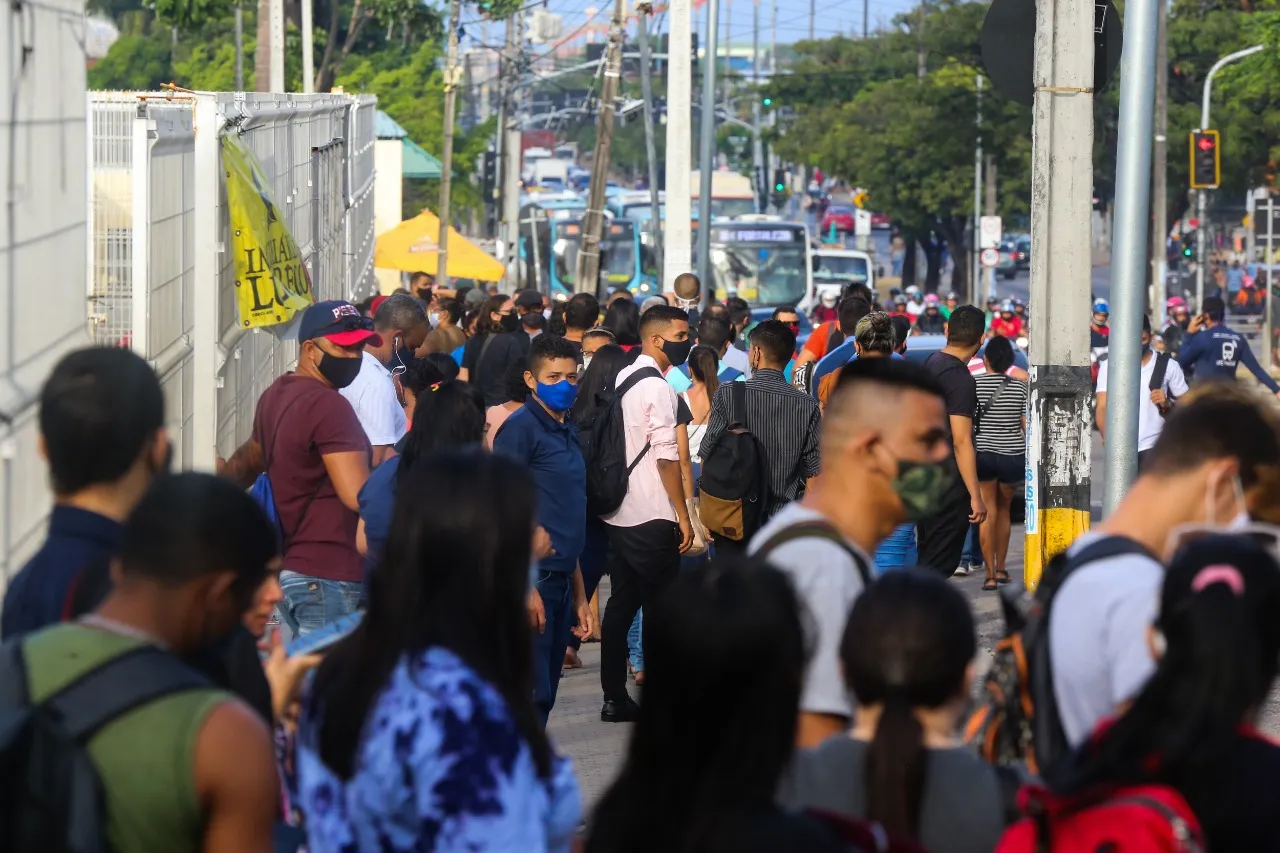 A Capital, com 2,7 milhões de habitantes concentra 29,25% da população do Estado
