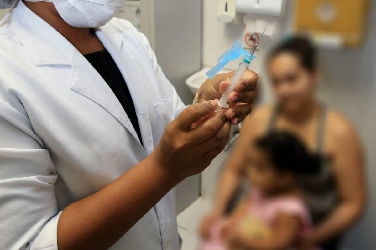 A maior preocupação em relação à presença dos agentes causadores da meningite é a queda na busca pela vacinação