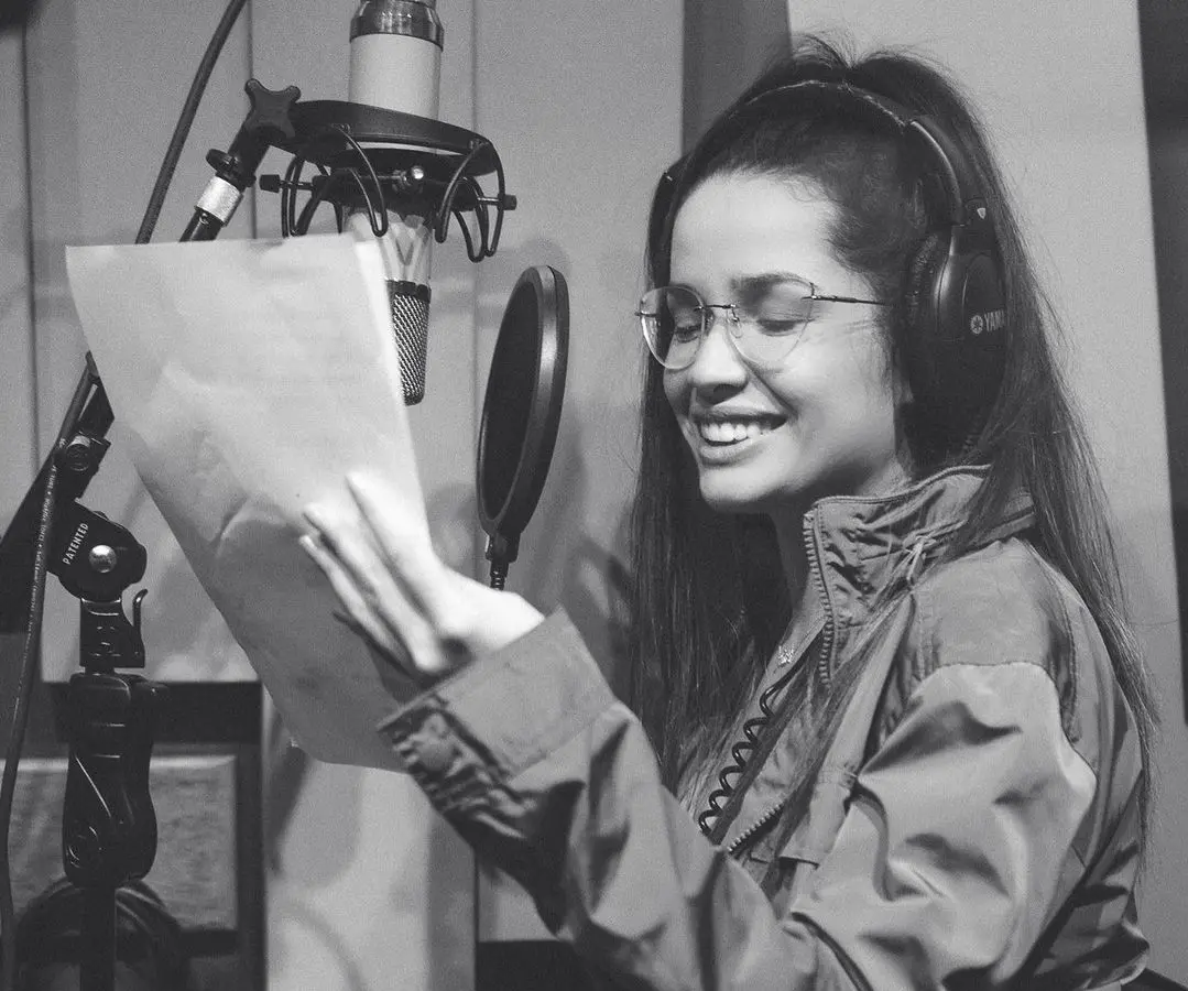 Juliette em estúdio de gravação