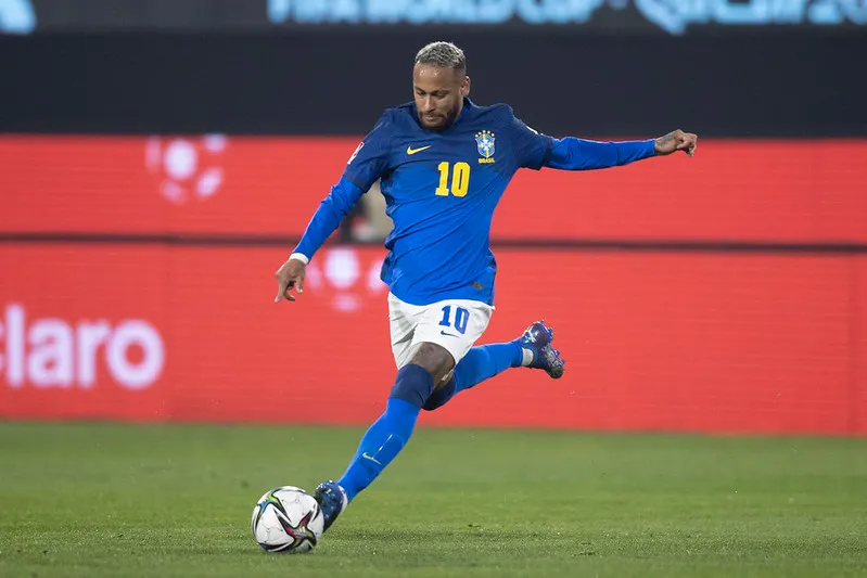 Neymar fez uma partida apagada pela Seleção diante do Chile em Santiago