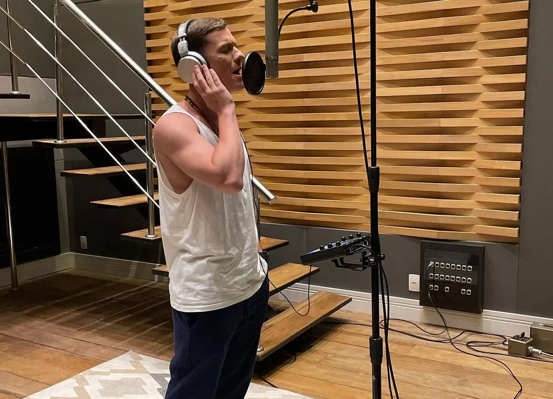 Guaynaa em estúdio de Wesley Safadão em Fortaleza