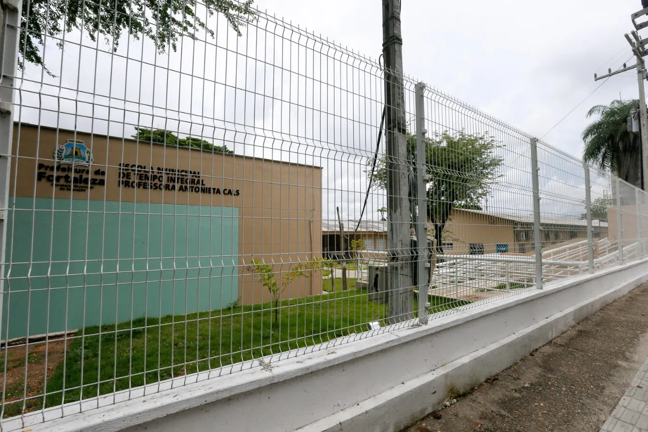 Para boa parte dos estudantes, já são 18 meses fora das escolas