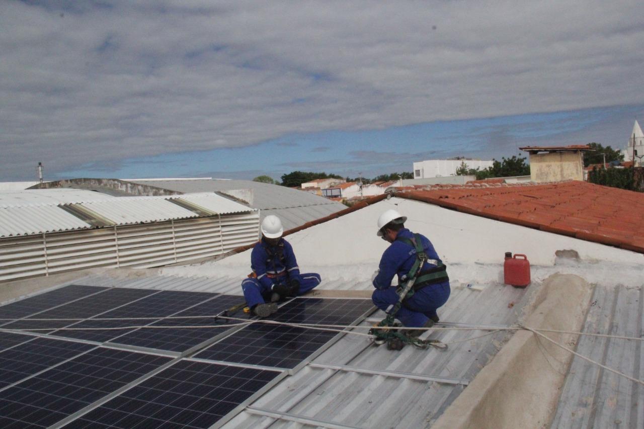 Instalação de painéis de energia solar