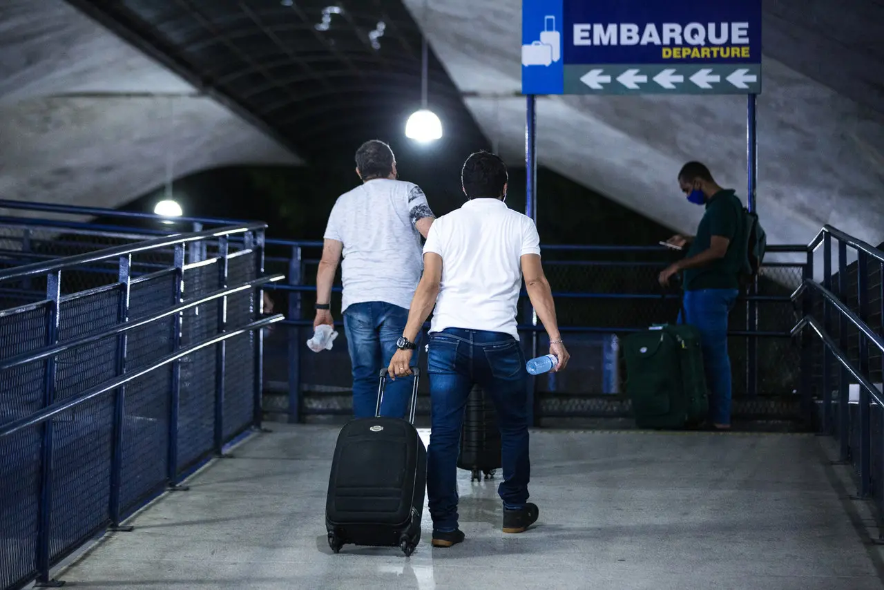 Passageiros embarcando na rodoviária de Fortaleza