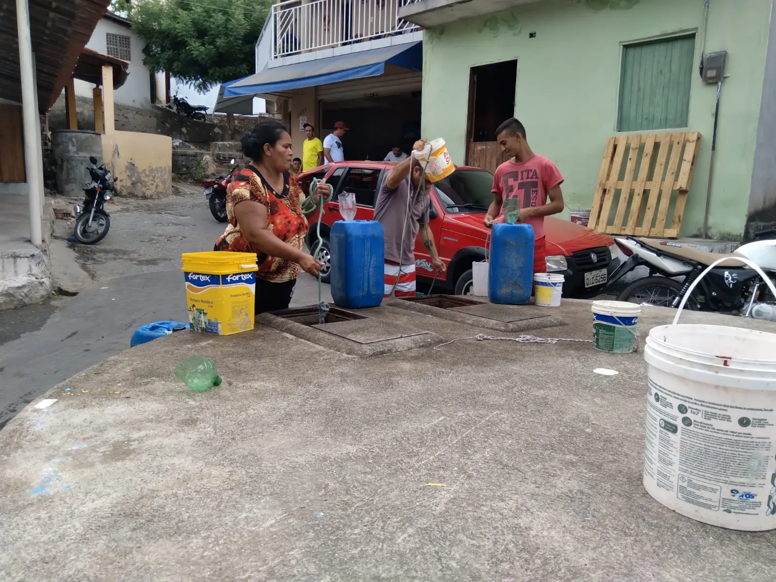 FALTA DE ÁGUA EM ITAPIPOCA NO BAIRRO LADEIRA