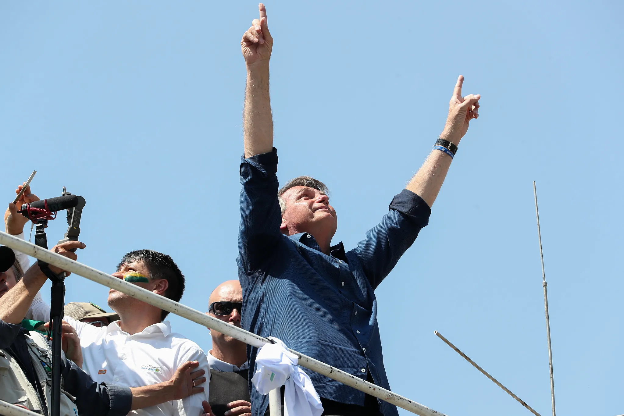 Presidente participou de atos com pautas antidemocráticas