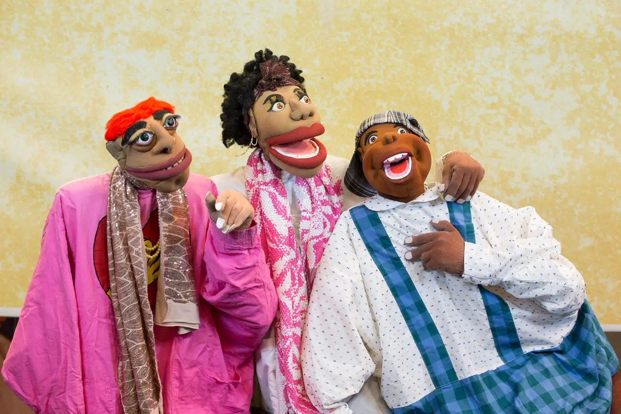 Personagens de diferentes nichos sociais são retratados em produçaõ de humor da TV Diário