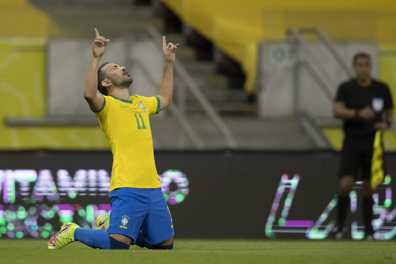 Everton Ribeiro marcou o primeiro gol do Brasil diante do Peru