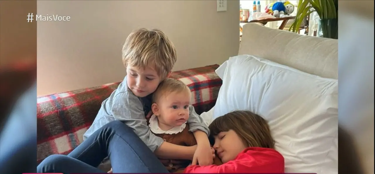 Lua ao lado dos primos Sofia e Téo