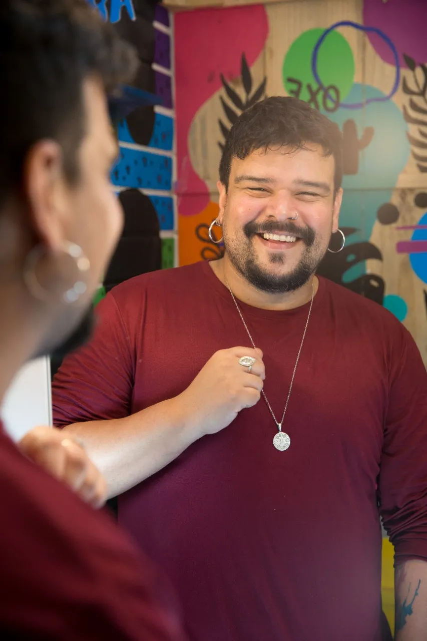 “Eu era o que brincava, fazia graça, cuidava se alguém tava pra baixo. Hoje em dia, me afasto.”