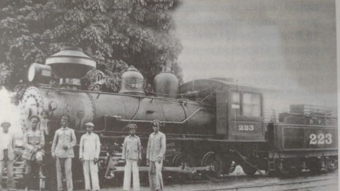 Locomotiva Trem Sons Reais Solta Fumaca