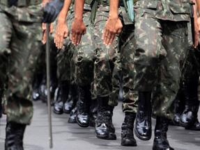 Militaresd o Exército Brasileiro em marcha