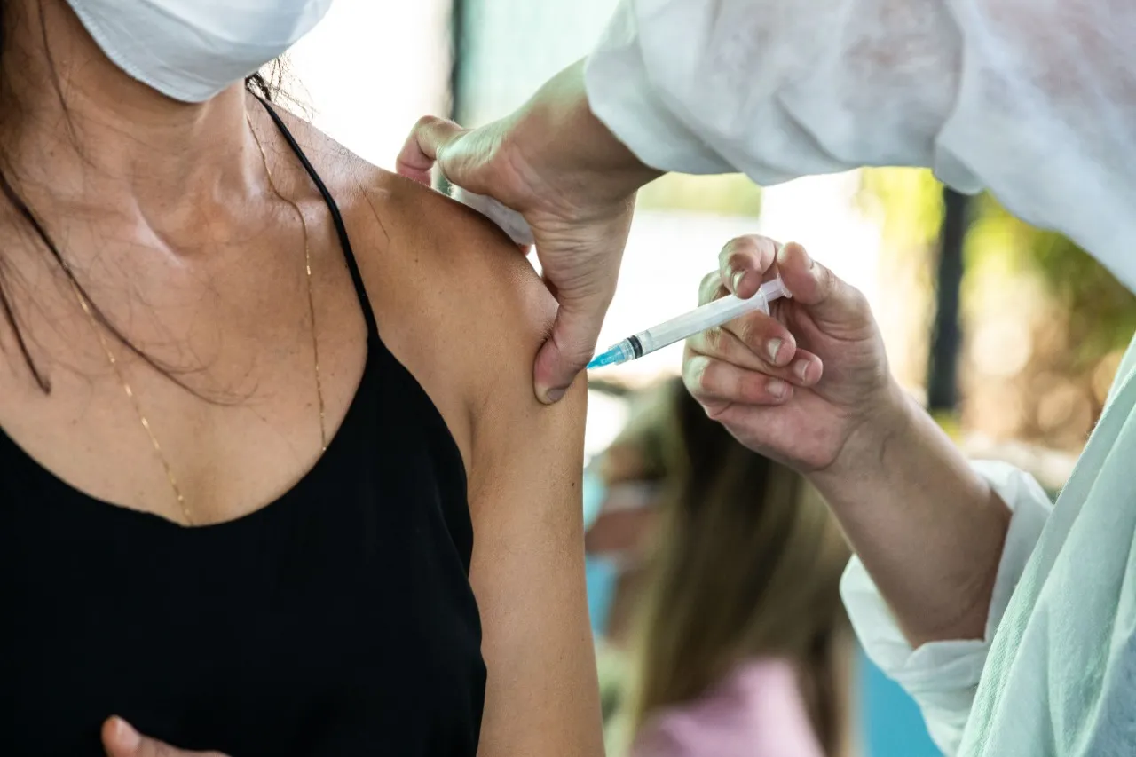 O Ceará já aplicou 8.611.718 doses do imunizante contra a Covid-19