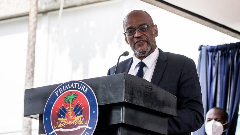 Primeiro-ministro do Haiti, Ariel Henry, em frente a púlpito