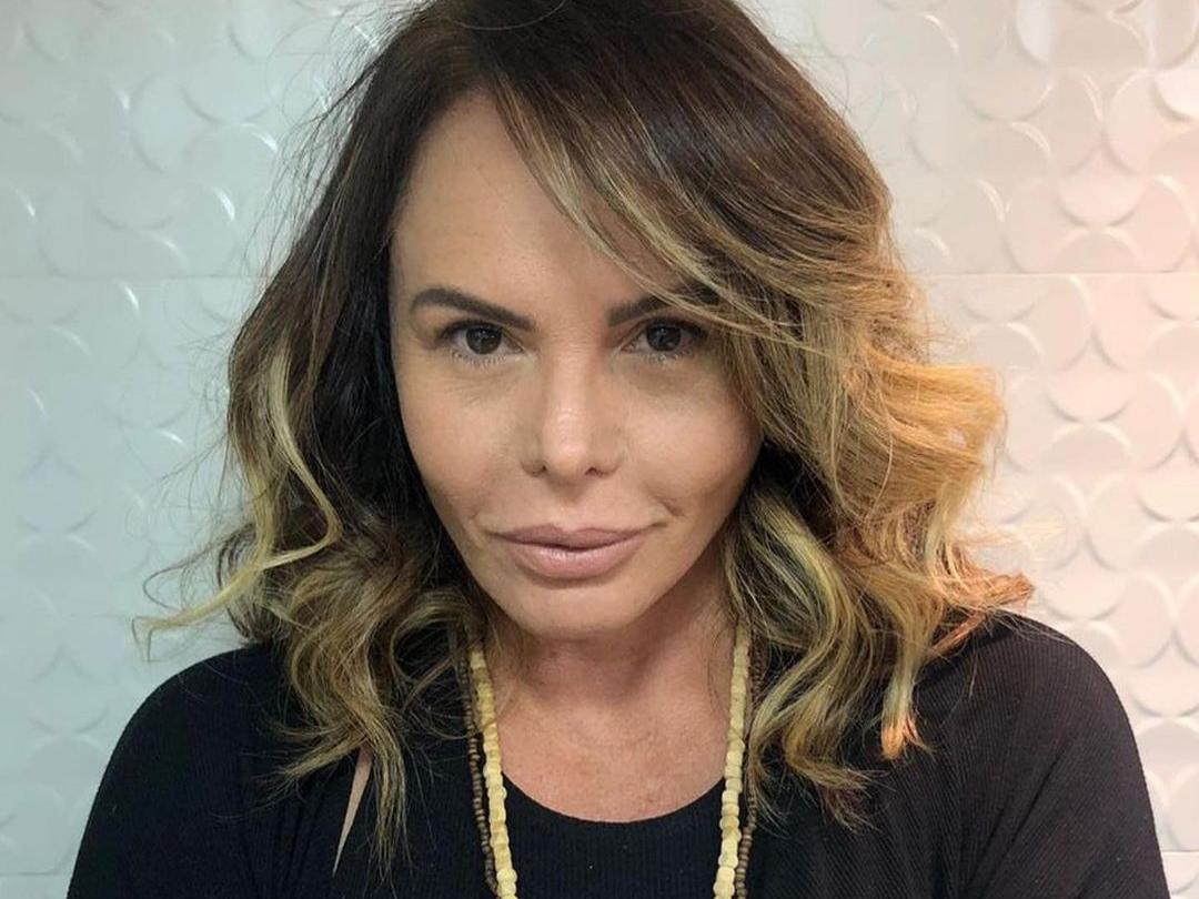 Ex-modelo Cristina Mort&aacute;gua pede ajuda financeira em rede social e revela  n&atilde;o ter onde morar - Zoeira - Di&aacute;rio do Nordeste