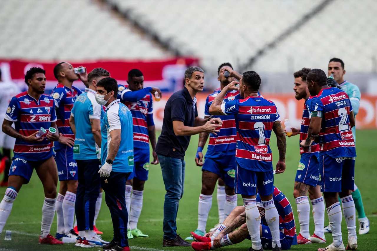 O técnico Juan Pablo Vojvoda comanda uma temporada marcante no Fortaleza