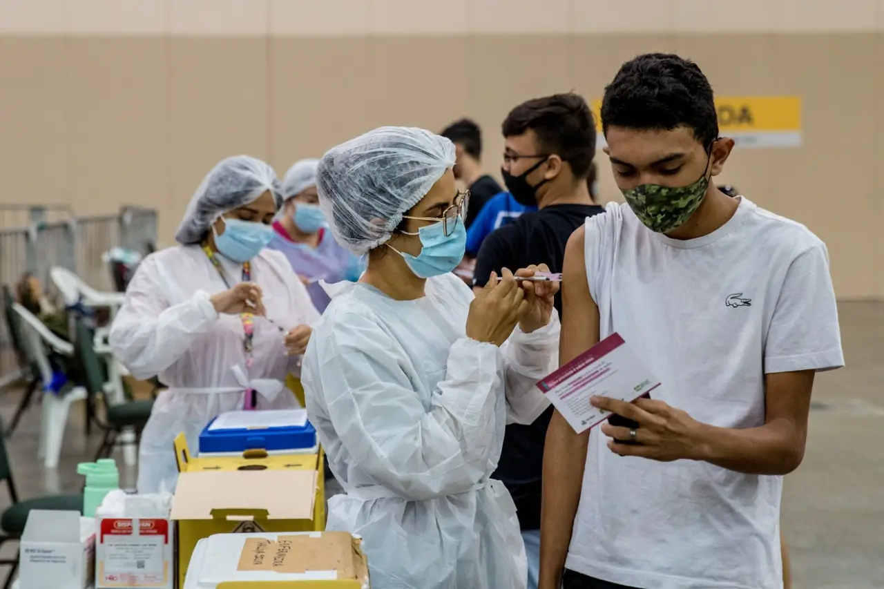 Vacinação de adolescentes