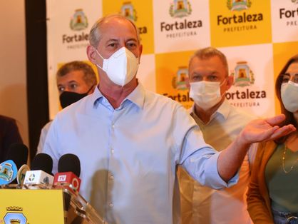 Ex-ministro Ciro Gomes em entrevista coletiva em evento da Prefeitura de Fortaleza
