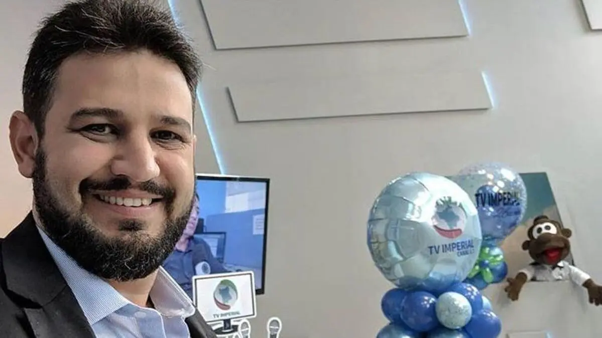 Jornalista Romano dos Anjos, apresentador do programa 