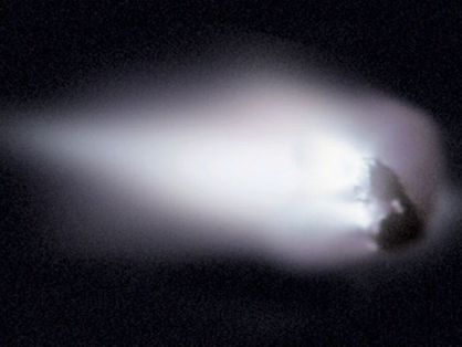Imagem do cometa Halley feita a partir da nave espacial Giotto