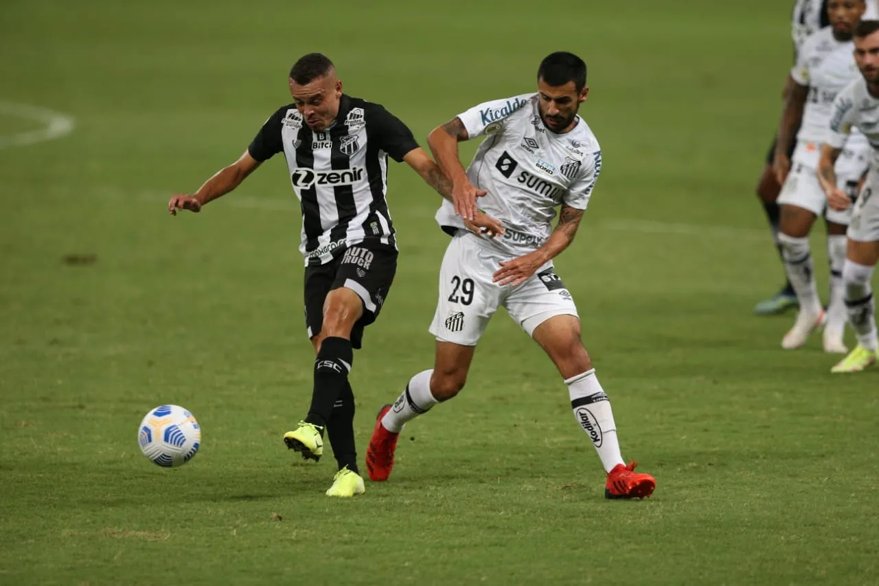 Kelvyn foi uma das novidades do Ceará e um dos melhores em campo pelo Alvinegro