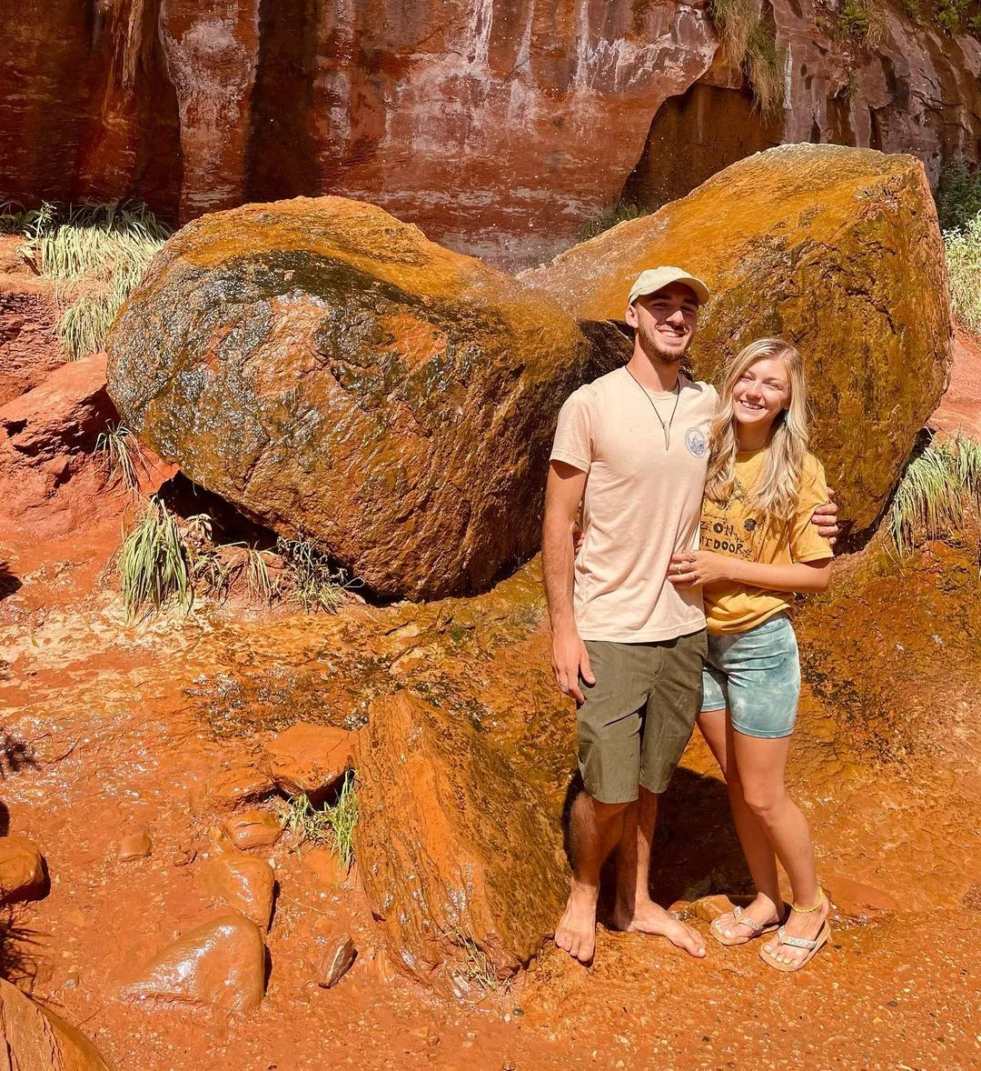 O casal saiu de casa em julho para atravessar os EUA em uma van. Eles compartilhavam a aventura nas redes sociais