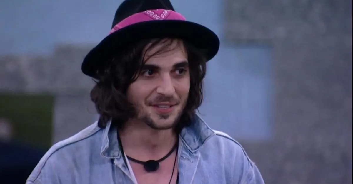 Durante a passagem no Big Brother Brasil (BBB), o ator e cantor Fiuk emociou os telespectadores e participantes ai relatar as dificuldades de lidar com o TDAH