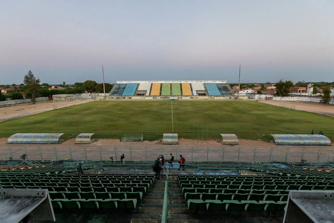 Estádio Domingão, em Horizonte, estaria apto para receber torcida no sábado (25), segundo a CBF