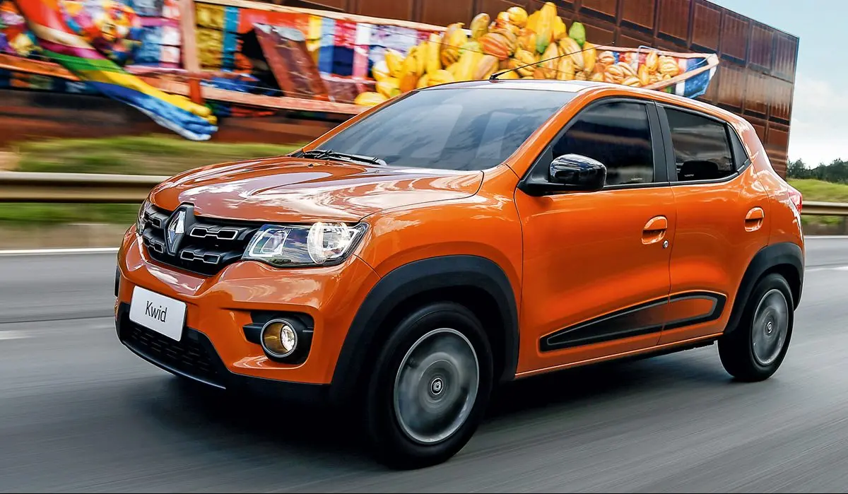 Carro do modelo kwid da cor laranja